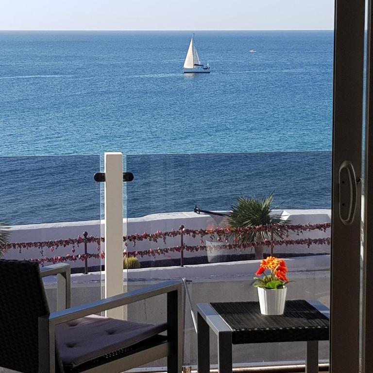 Apartamentos Capellania - Apartment with Sea View - 1