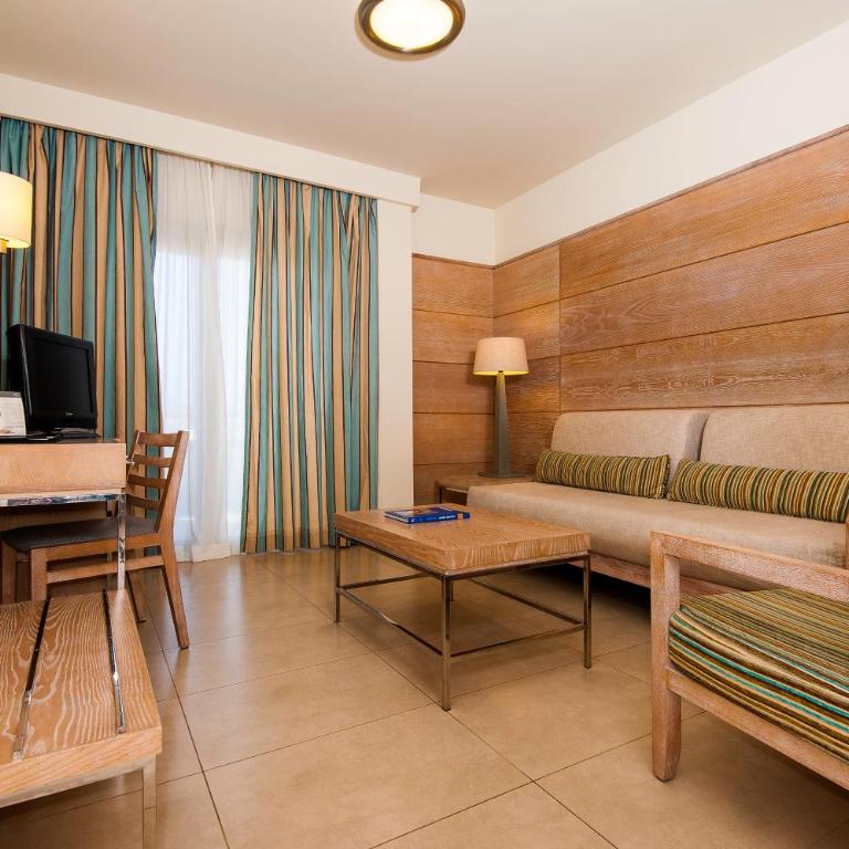 Kn Hotel Arenas del Mar Adults Only - Suite Junior con vistas a la montaña (3 adultos) - 1