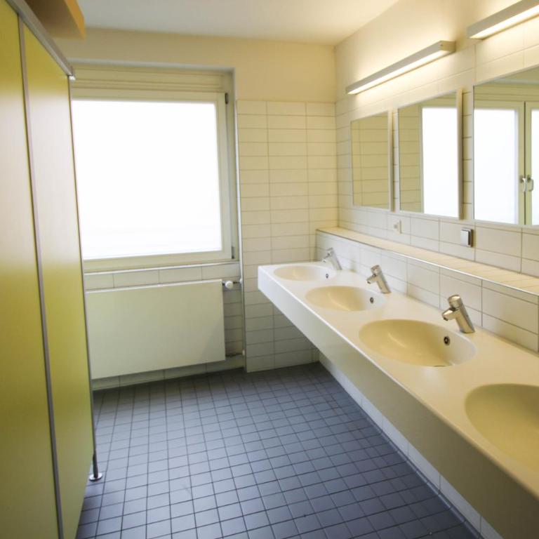 THE 4YOU Hostel & Hotel Munich - Quadruple Room - 6