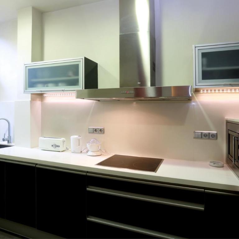 Reino de Valencia Apartments - Three-Bedroom Apartment - 15