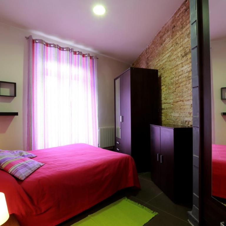 Reino de Valencia Apartments - Three-Bedroom Apartment - 13