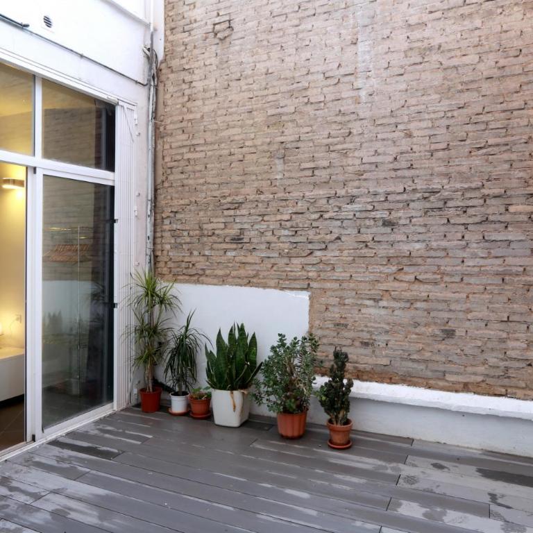 Reino de Valencia Apartments - Three-Bedroom Apartment - 10