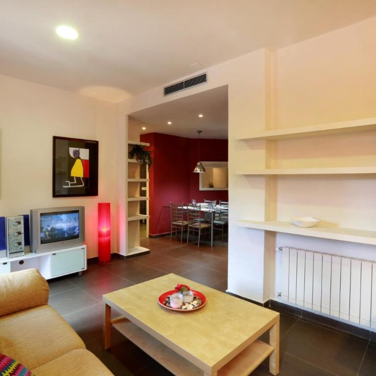 Reino de Valencia Apartments - Three-Bedroom Apartment - 1