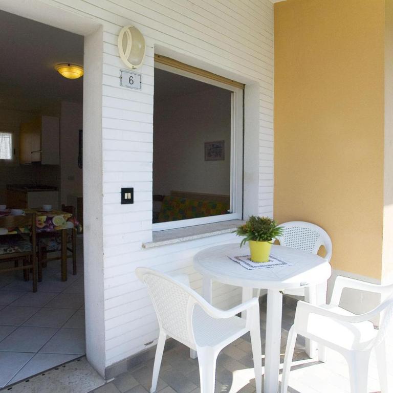 Angela - Two-Bedroom Apartment - 9