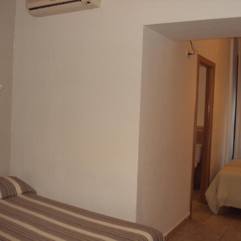 Hostal Fenix - Habitación cuádruple - 3