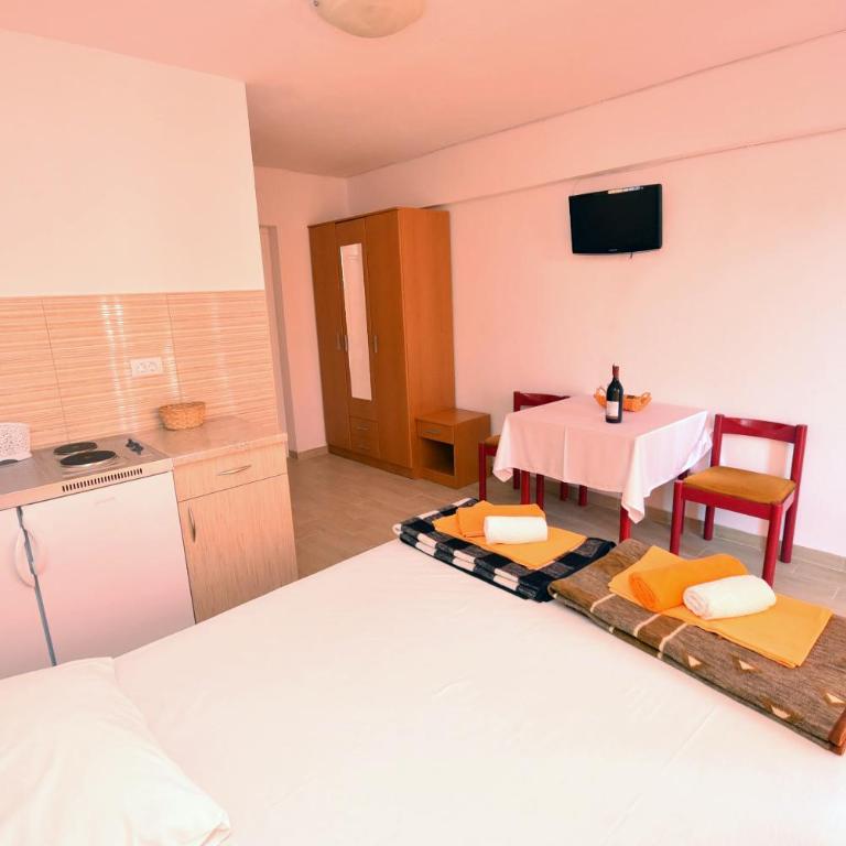 Apartmani Spaic - Apartment with Balcony - 1