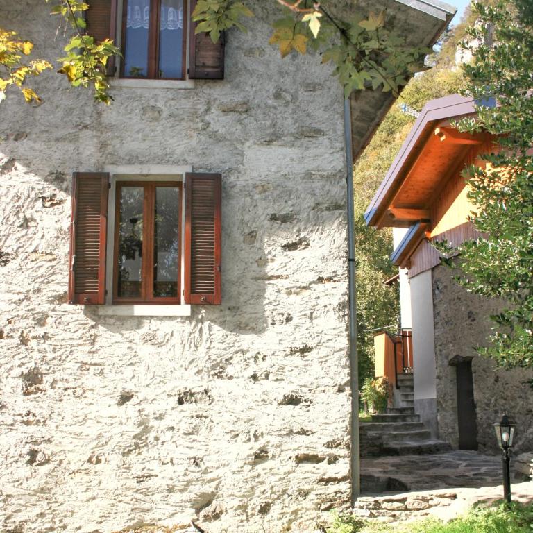 Casa Bucaneve & Ciclamino - YourLakeComoHome - Appartamento su 2 Livelli con 2 Camere da Letto - 4