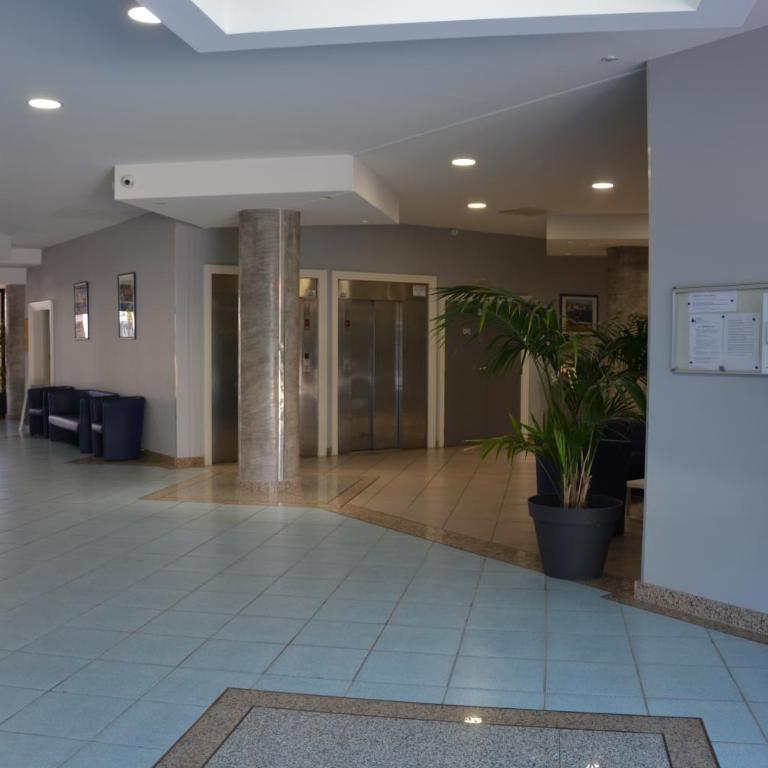 Appartement T2 vue mer et montagne avec piscine , au pied des plages - Appartement - Vue sur Mer - 12