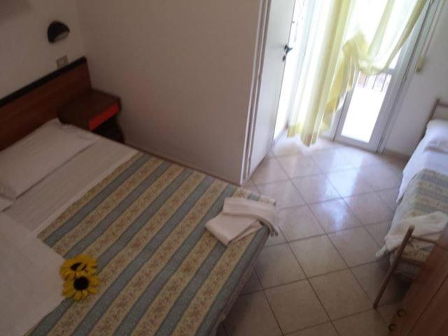 Hotel Penny - Camera Tripla Economy - 2