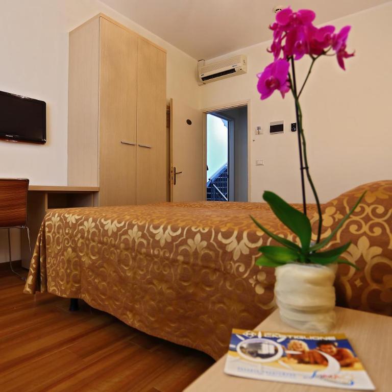 Hotel Castiglione - Double Room - 9