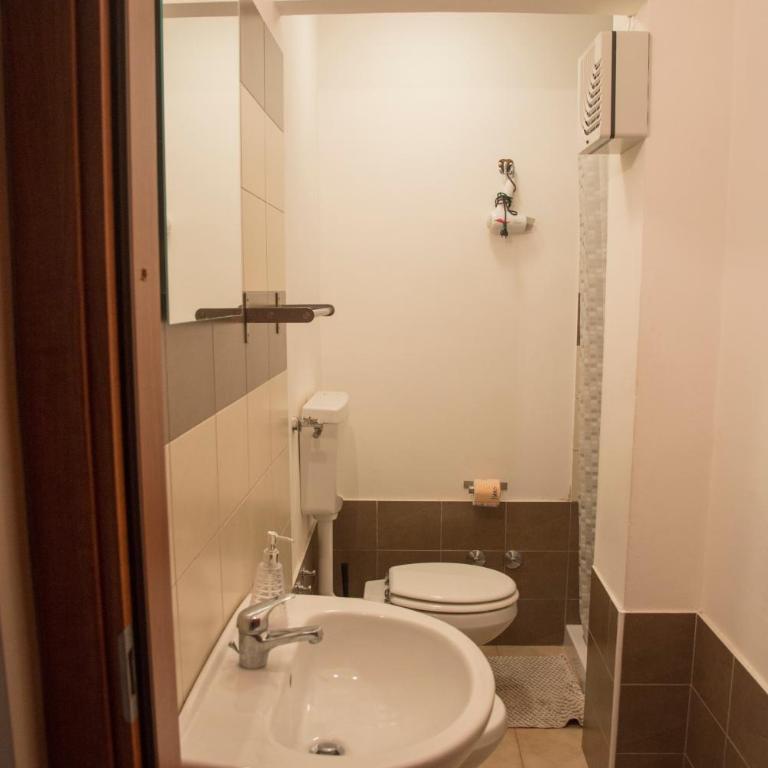 B&B Caffelletto - Papardo - Camera Matrimoniale Deluxe (2 Adulti + 1 Bambino) - 1