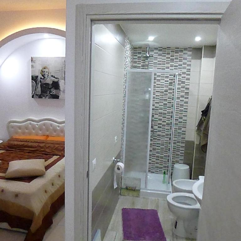Monaco Rooms - Double Room with Private Bathroom - 4