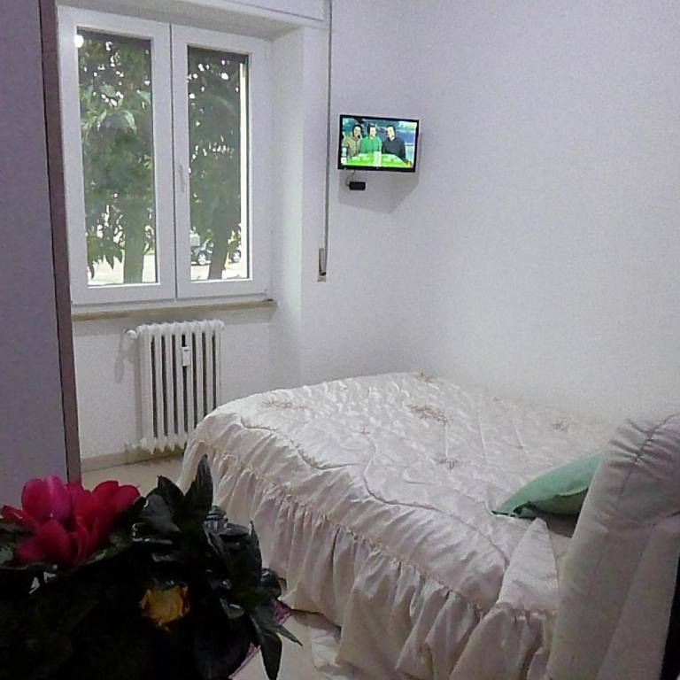 Monaco Rooms - Single Room with Private Bathroom - 5