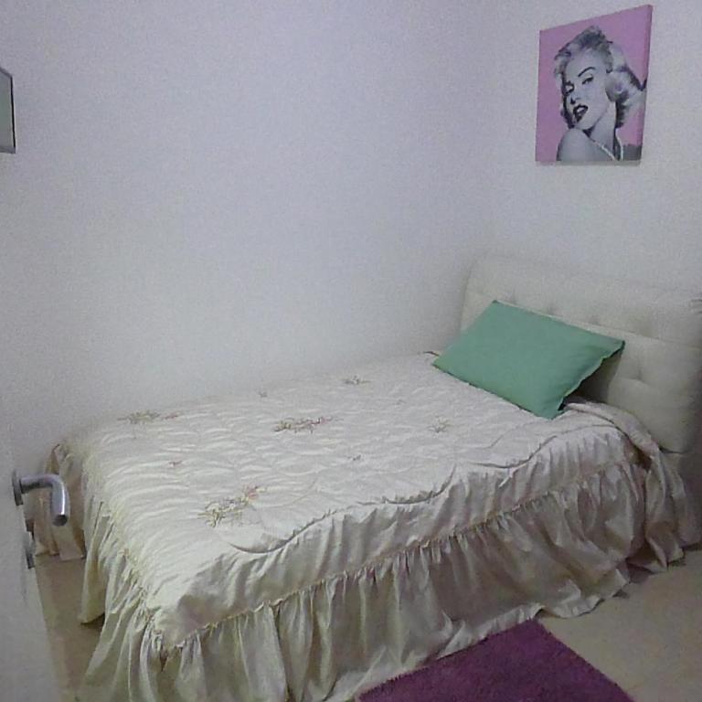 Monaco Rooms - Single Room with Private Bathroom - 6