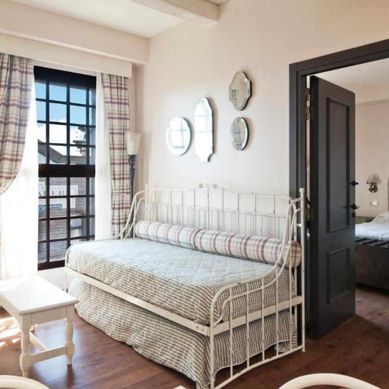 PortAventura Hotel Gold River - Includes unlimited access to PortAventura Park & 1 access to Ferrari Land - Habitación Familiar con acceso a PortAventura Park (2 adultos + 3 niños) + 1 ticket para Ferrari Land - 2