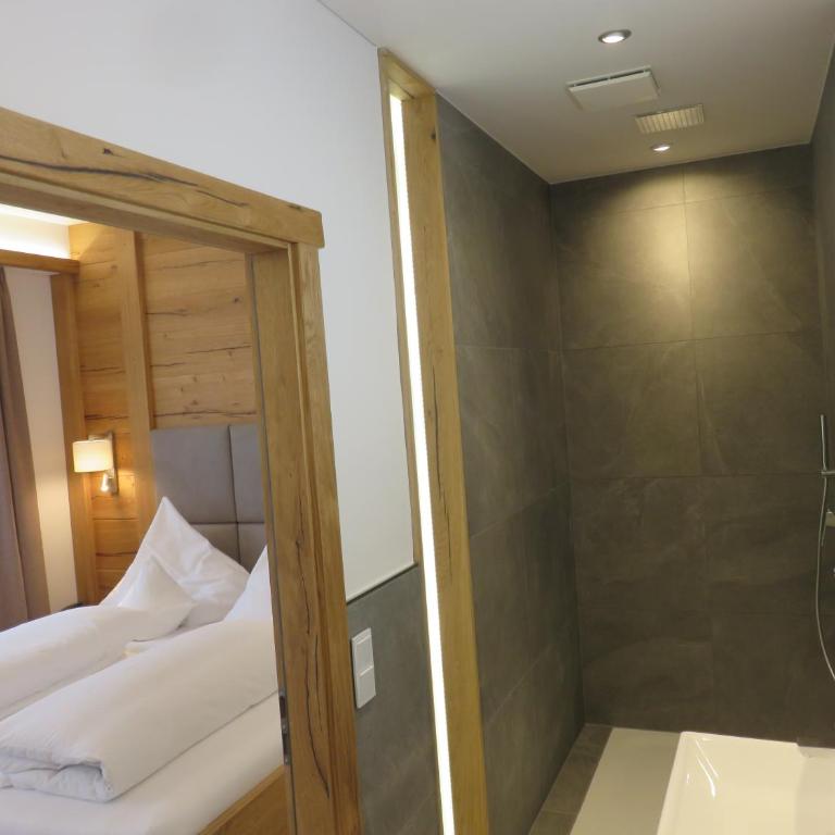 Kurhotel Roswitha - Superior Doppelzimmer - 11