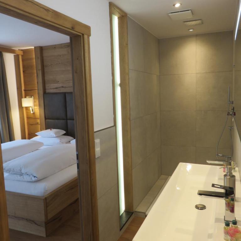 Kurhotel Roswitha - Superior Doppelzimmer - 3