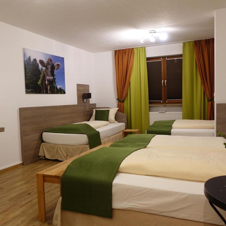 Altstadthotel "Zum Hechten" - Vierbettzimmer - 2
