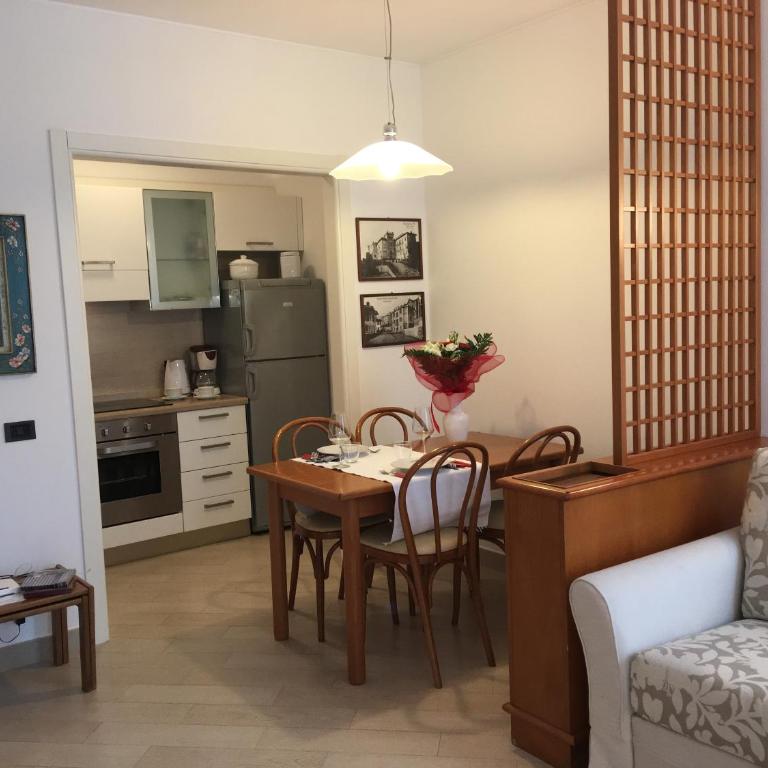 apartment Zagara - Gardone Riviera center - Appartamento con 1 Camera da Letto, Balcone e Vista Lago Parziale - 5