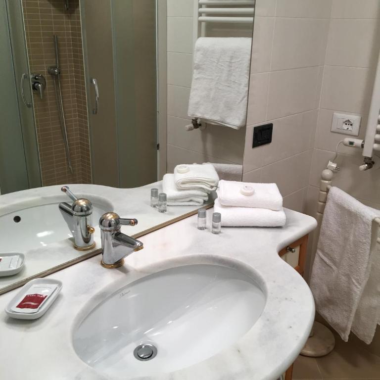 apartment Zagara - Gardone Riviera center - Appartamento con 1 Camera da Letto, Balcone e Vista Lago Parziale - 10