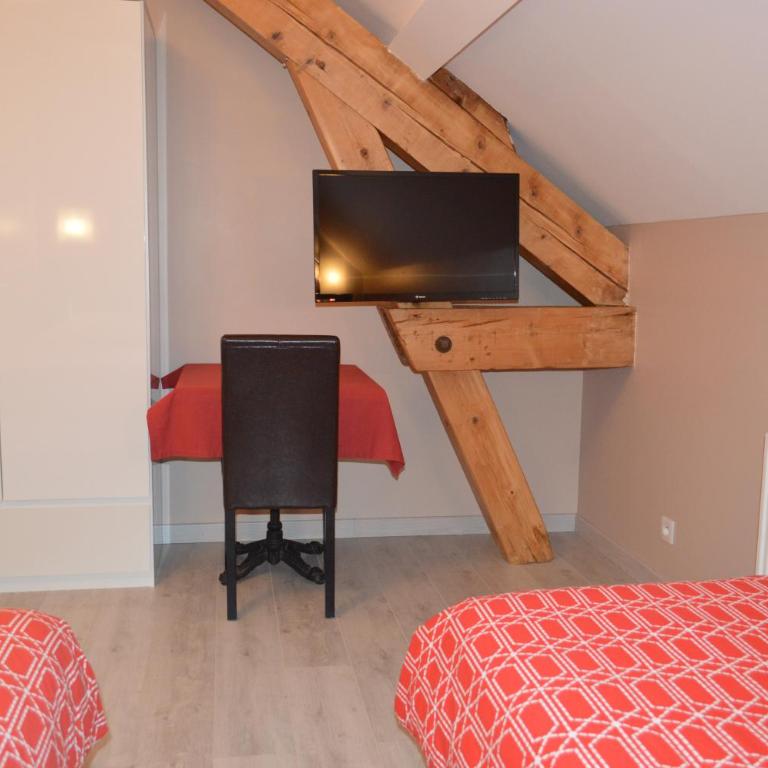 Hôtel Timgad - Deux chambres doubles/lits jumeaux adjacentes avec salle de bains commune - Accès par escalier uniquement - 3