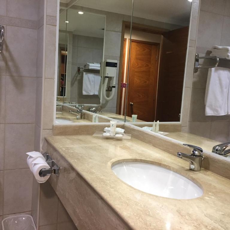 Hotel Diego de Almagro Valdivia - Habitación con cama grande - 6