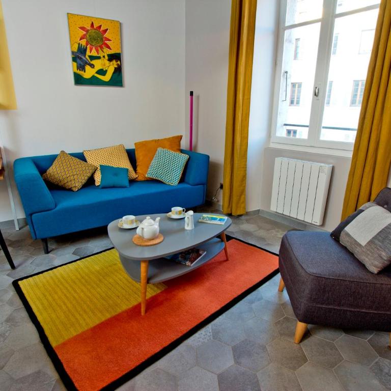 Gite urbain AU 2BIS - Annecy - Appartement avec Vue sur le Canal - 9