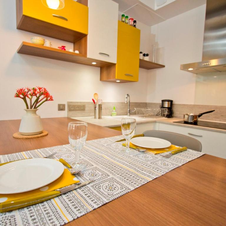 Gite urbain AU 2BIS - Annecy - Appartement avec Vue sur le Canal - 6