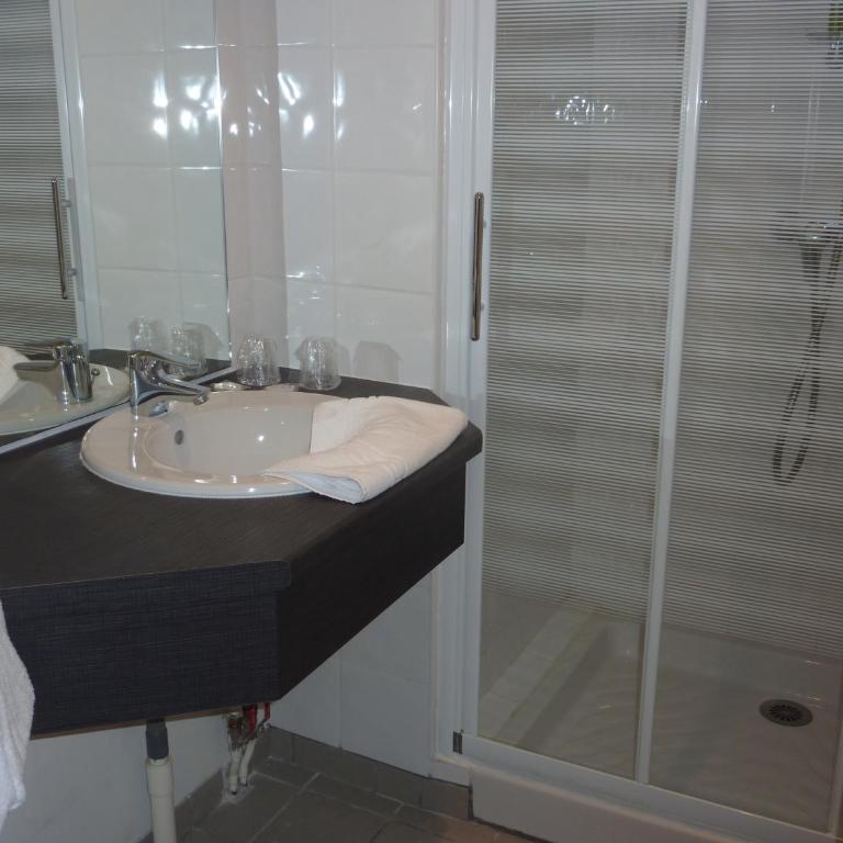 Cit'Hotel de La Vallée - Chambre Triple - 2