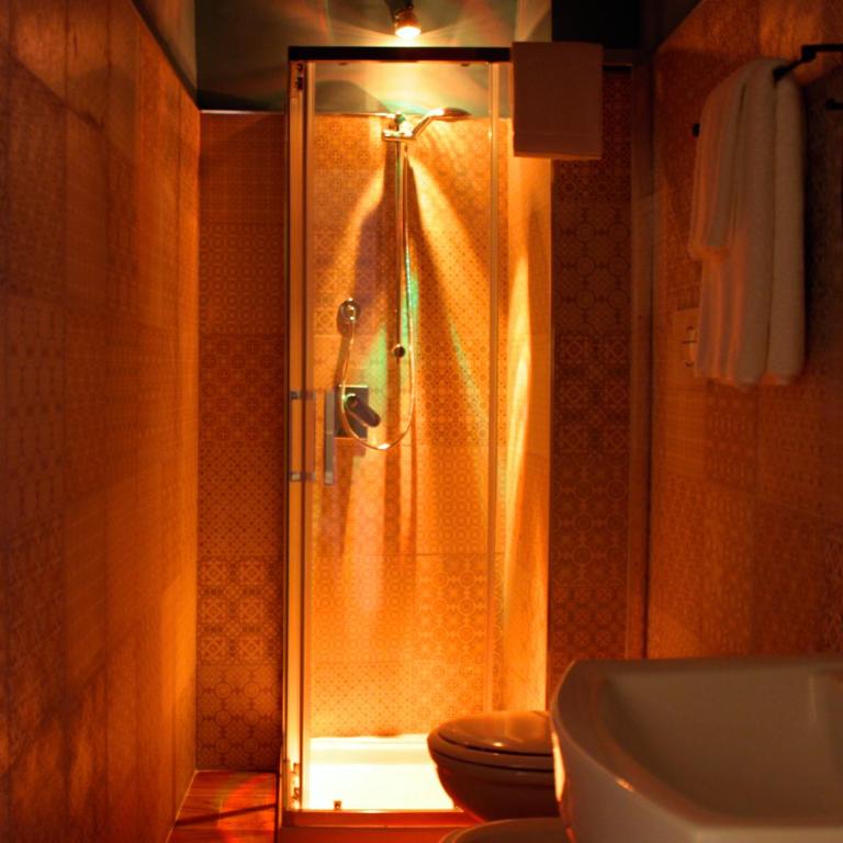 DeShome Guest House - Camera Matrimoniale Deluxe - 3