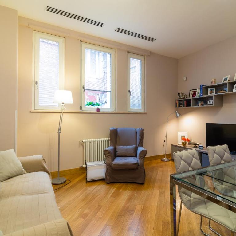 Elegant Flat at Municipio by Napoliapartments - Appartamento Deluxe con 1 Camera da Letto - 5