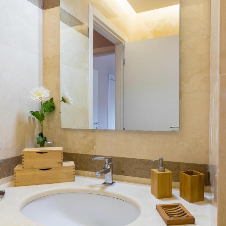 Elegant Flat at Municipio by Napoliapartments - Appartamento Deluxe con 1 Camera da Letto - 23