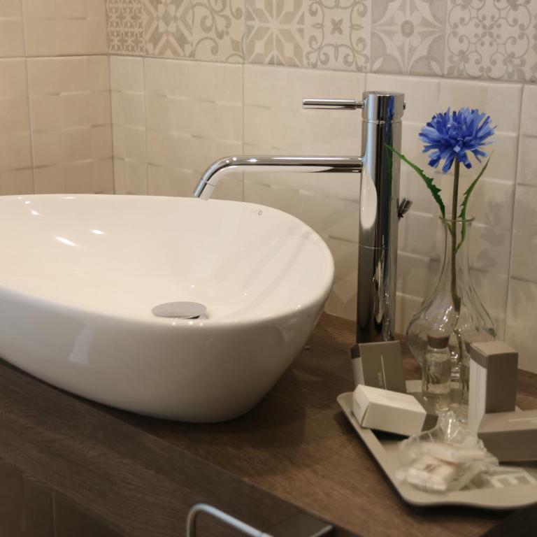 Aitna B&B - Superior King Room - 11