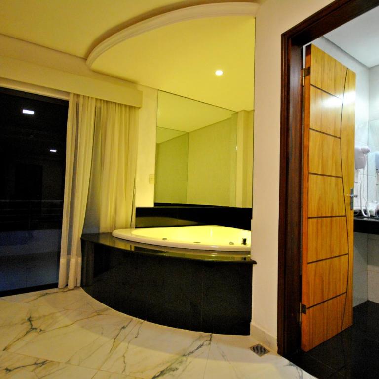 Los Lagos Resort Hotel - Deluxe Suite with Spa Bath - 5