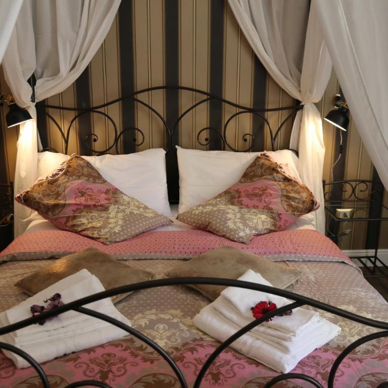 Aitna B&B - Deluxe Quadruple Room - 5