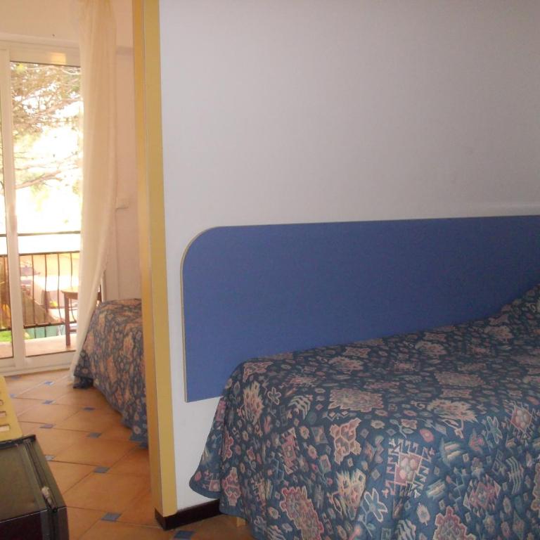 Hôtel Les Alizés - Chambre Triple - Vue sur Jardin - 2