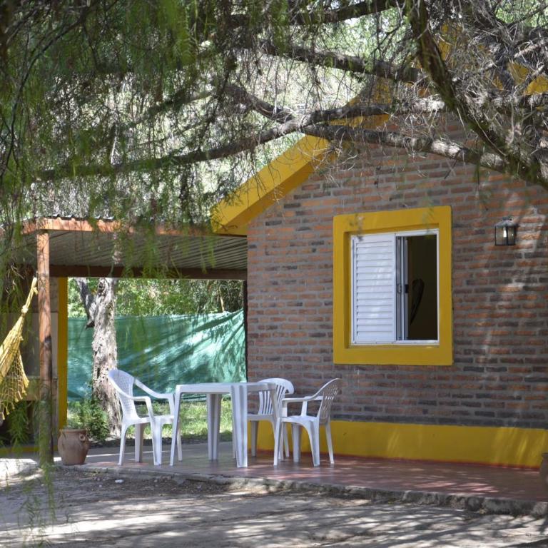 Complejo de Cabañas Pach - Flo - Habitación Familiar con baño - 1