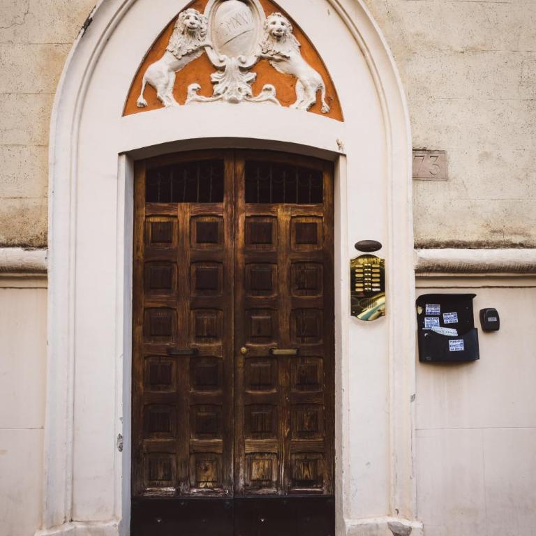 Angelina Rooms in Rome - Camera Matrimoniale/Doppia con Letti Singoli con Bagno Privato - 1