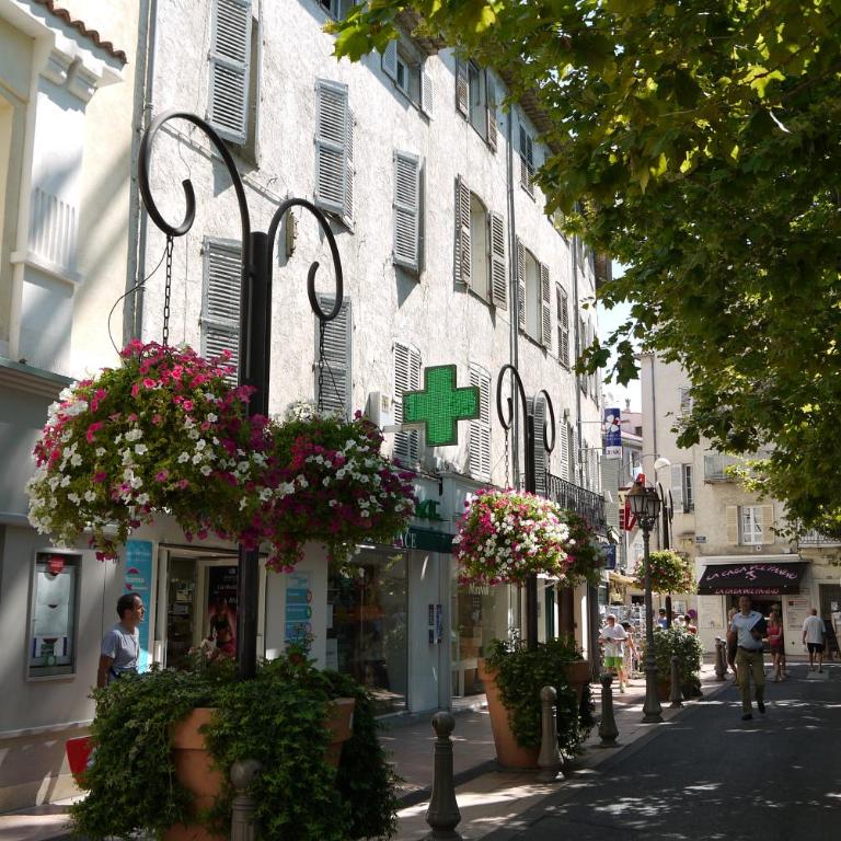 Vieille Ville 2 - La Petite Maison à Safranier, 2 bedrooms, max 4 adults and 2 kids - Maisonnette - 54