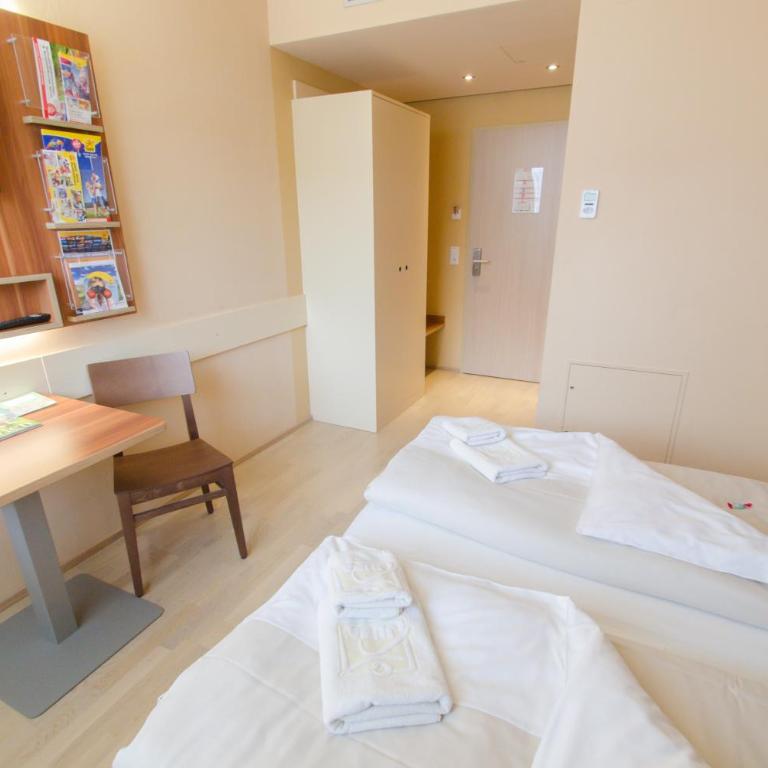 JUFA Hotel Graz City - Dreibettzimmer - 11