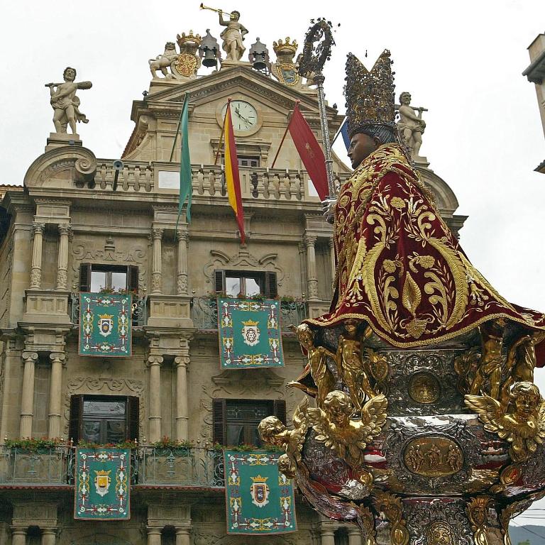 En el Corazón de Pamplona, Plaza Navarrería - Apartamento de 3 dormitorios - 65