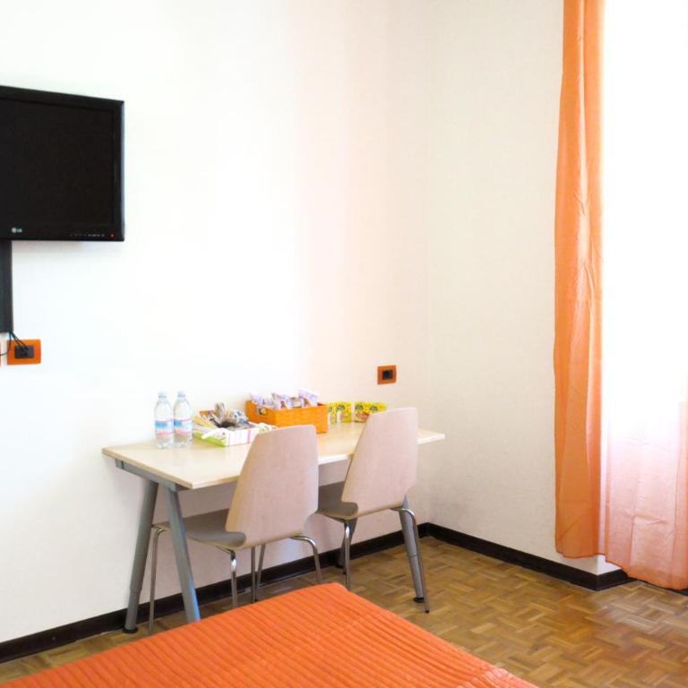 B&B Trieste Plus - Camera Matrimoniale con Bagno Privato Esterno - 5