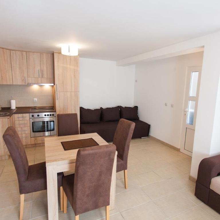 Apartmani Snezana Krašići - Apartment - Ground Floor - 4
