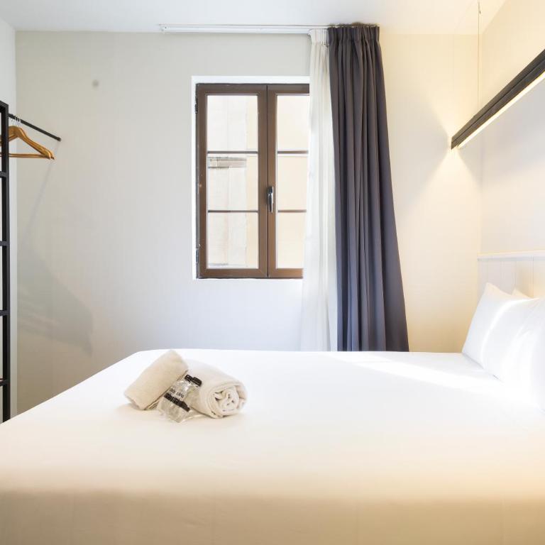 Acta BCN 40 - Double Room - 6