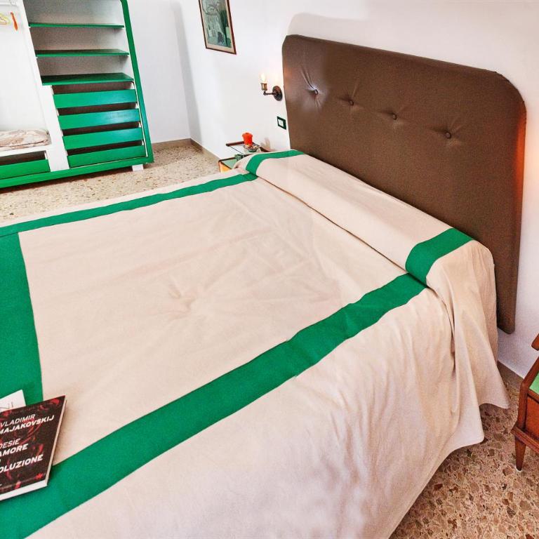 Le stanze di Bruno - Camera Matrimoniale con Bagno Privato Esterno - 11