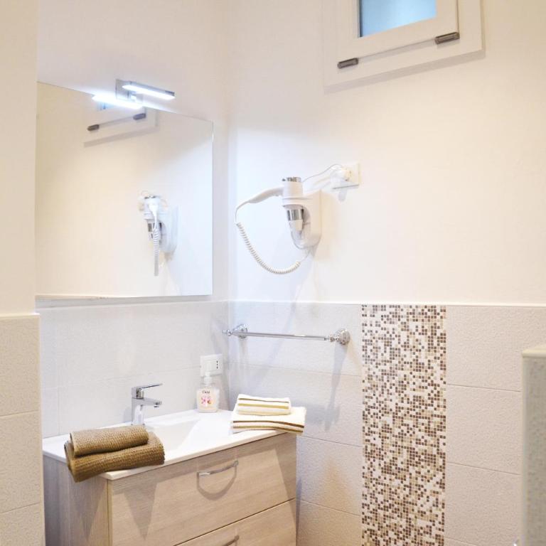 IL CILIEGIO Affittacamere - Camera Matrimoniale con Bagno Privato - 6