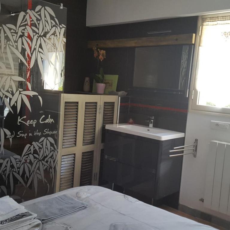 Les Bambous B&B - Doppelzimmer mit Poolblick - 2