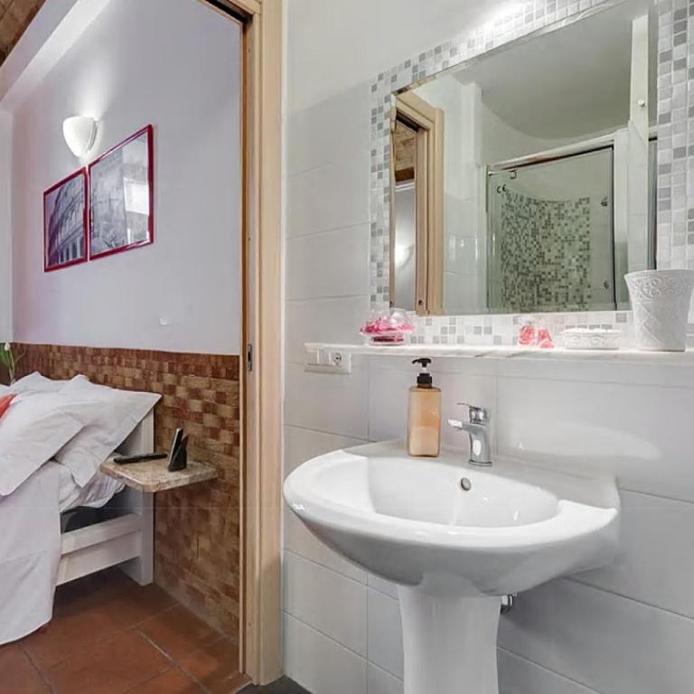 Machiavelli Suites - Camera Matrimoniale con Bagno Privato - 29