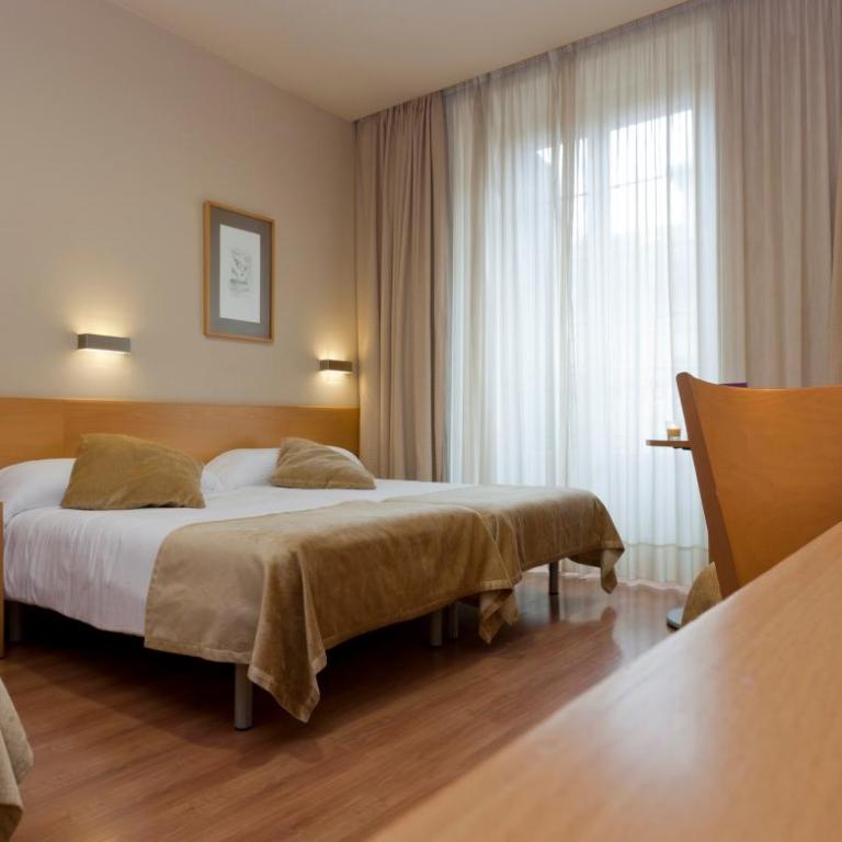 Victoria 4 Puerta del Sol - Family Room - 2