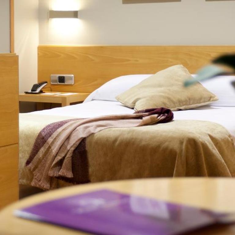 Victoria 4 Puerta del Sol - Double or Twin Room - 2